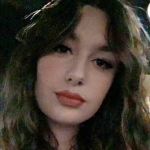 Meet your Posher, Lois